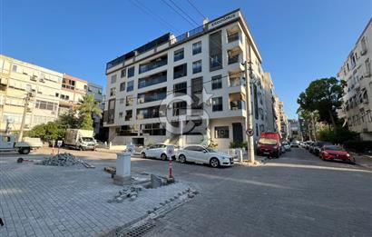 Karşıyaka Girne Bulvarı Palmiye Sokakta Satılık Eşyalı 1+1 Daire