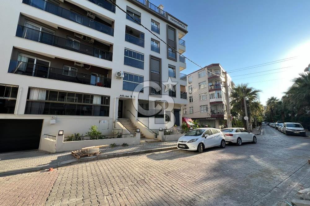 Karşıyaka Girne Bulvarı Palmiye Sokakta Satılık Eşyalı 1+1 Daire