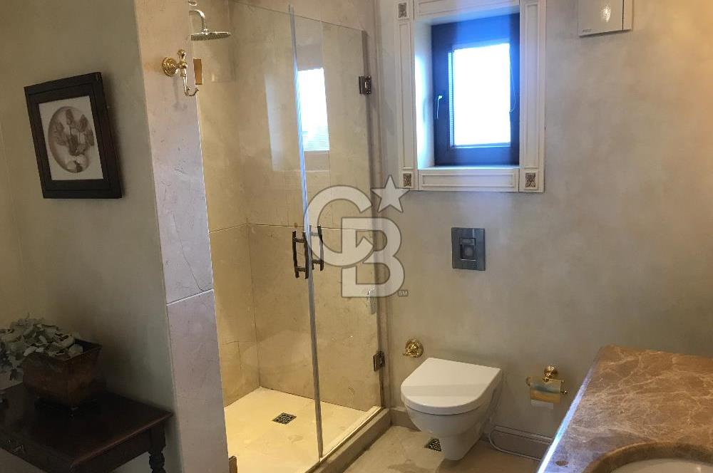 Tarabya’da Kiralık Deniz Manzaralı 4 + 1 Çatı Dubleks​ (EŞYASIZ)