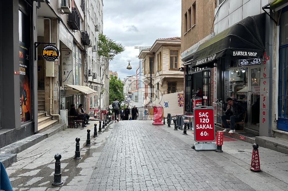 Kadıköy Osmanağa'da Camiye Rıhtıma Anayola Çok Yakın Büro