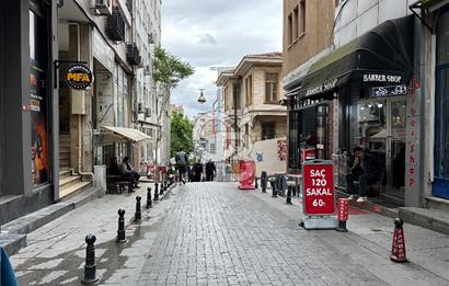 Kadıköy Osmanağa'da Camiye Rıhtıma Anayola Çok Yakın Büro