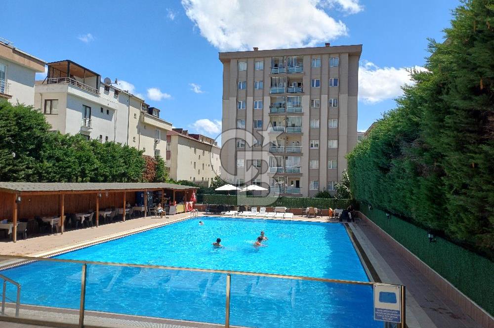 İstanbul, Çekmeköy, Bahar Sitesi'nde, 3+1 satılık daire