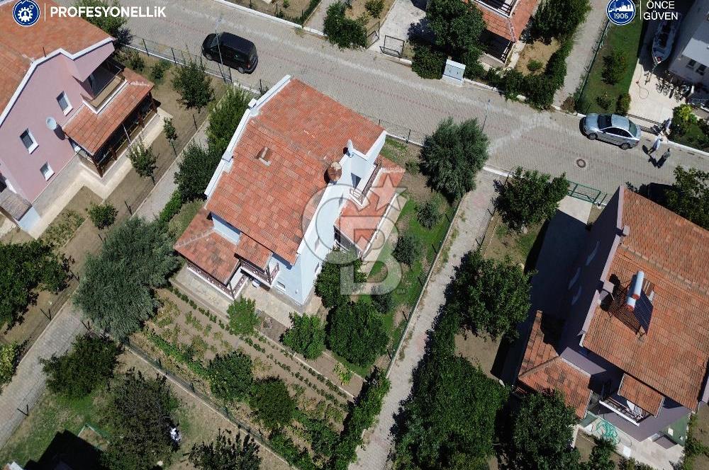 Küçükbahçe Mercankoy Sitesi'nde Köşe Parsel Müstakil Villa