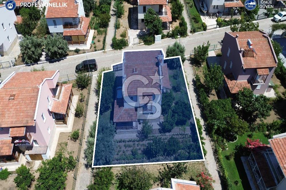 Küçükbahçe Mercankoy Sitesi'nde Köşe Parsel Müstakil Villa