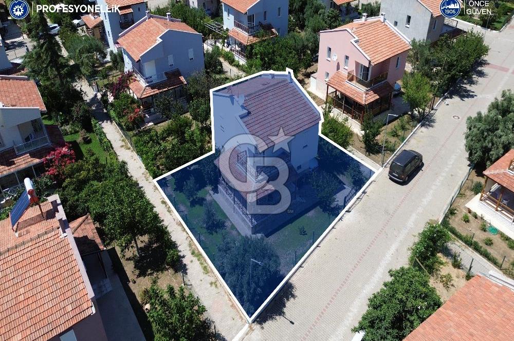 Küçükbahçe Mercankoy Sitesi'nde Köşe Parsel Müstakil Villa