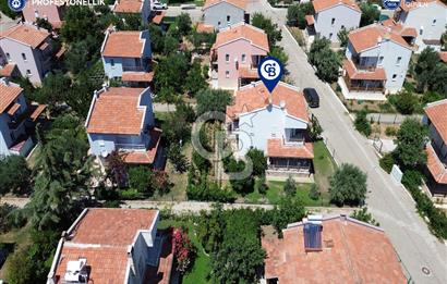 Küçükbahçe Mercankoy Sitesi'nde Köşe Parsel Müstakil Villa