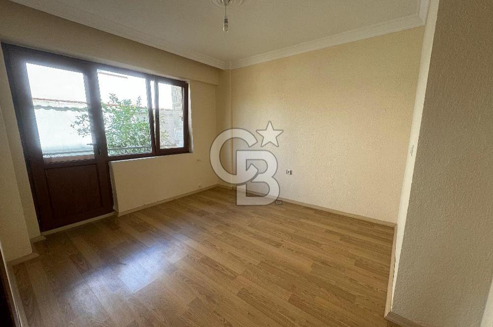 Foça Yenibağarası'nda 2+1 Kapalı Mutfak Kiralık Daire