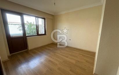 Foça Yenibağarası'nda 2+1 Kapalı Mutfak Kiralık Daire