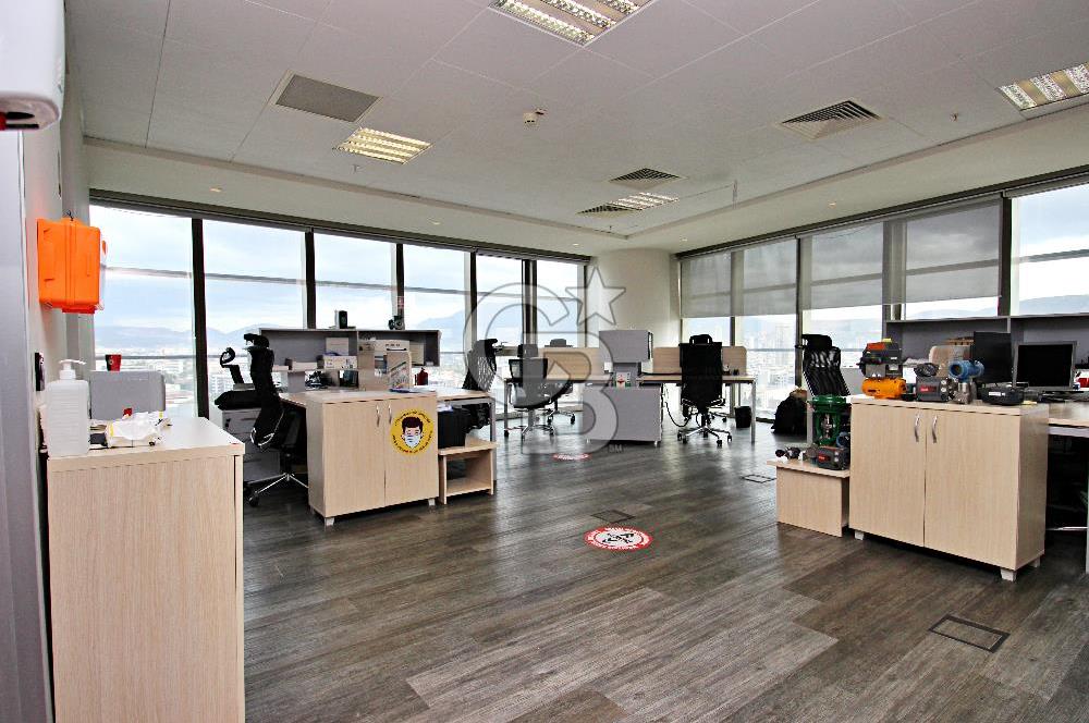 Eylem Keskin'den Bayraklı Tower'da 142 m2 Kiralık Muhteşem Ofis