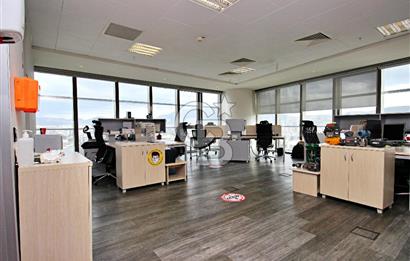 Eylem Keskin'den Bayraklı Tower'da 142 m2 Kiralık Muhteşem Ofis