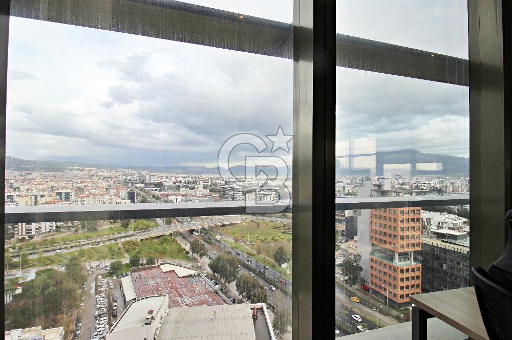 Eylem Keskin'den Bayraklı Tower'da 142 m2 Kiralık Muhteşem Ofis