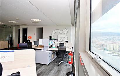 Eylem Keskin'den Bayraklı Tower'da 142 m2 Kiralık Muhteşem Ofis