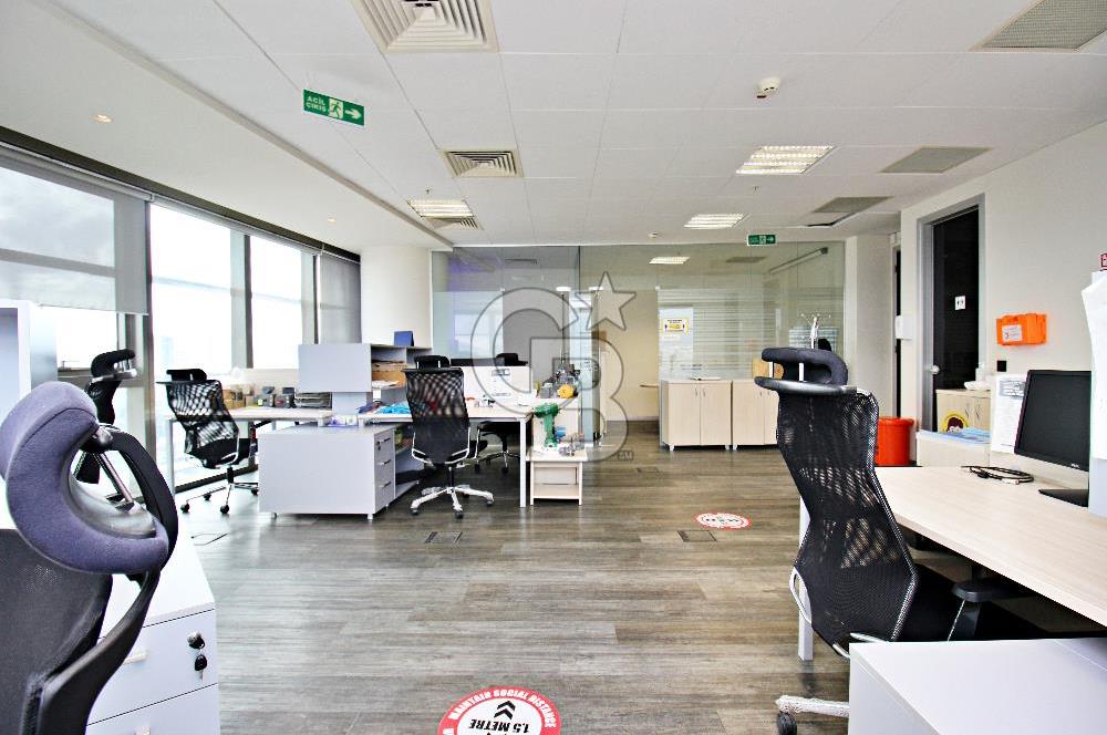 Eylem Keskin'den Bayraklı Tower'da 142 m2 Kiralık Muhteşem Ofis