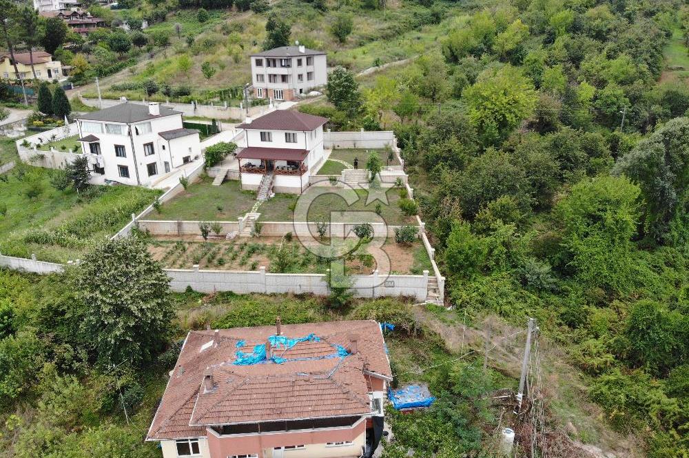 Kartepe Balabanda 1265 m2 İçinde Körfez Manzaralı Satılık Villa