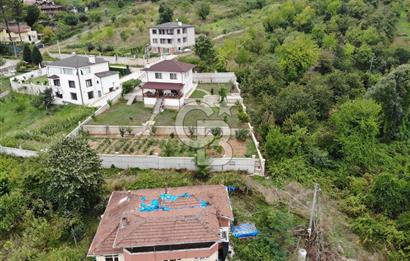 Kartepe Balabanda 1265 m2 İçinde Körfez Manzaralı Satılık Villa