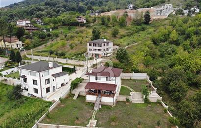 Kartepe Balabanda 1265 m2 İçinde Körfez Manzaralı Satılık Villa