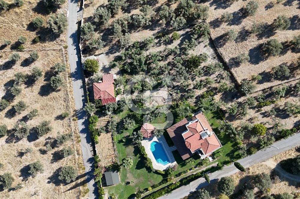 Urla Güvendik'te SATILIK Emsalsiz Villa