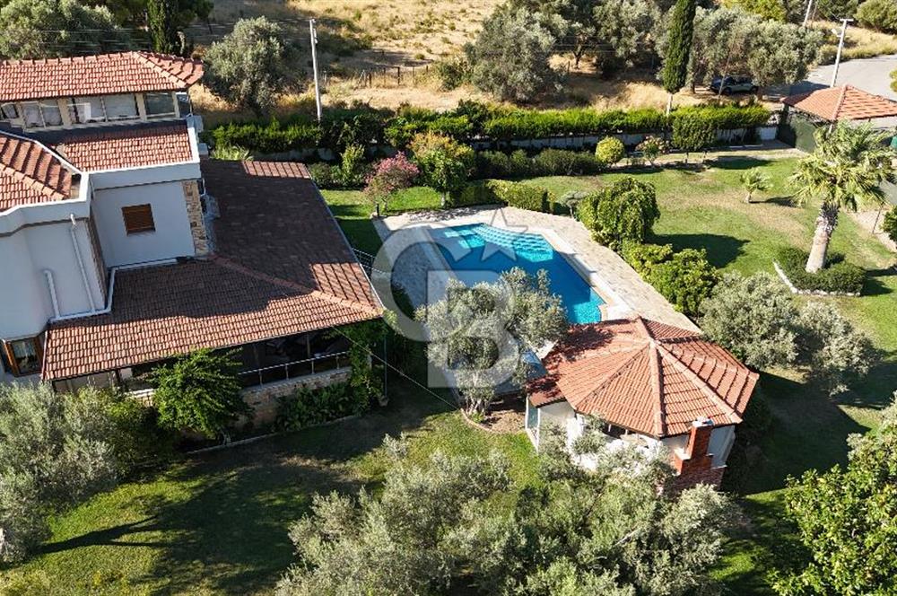 Urla Güvendik'te SATILIK Emsalsiz Villa