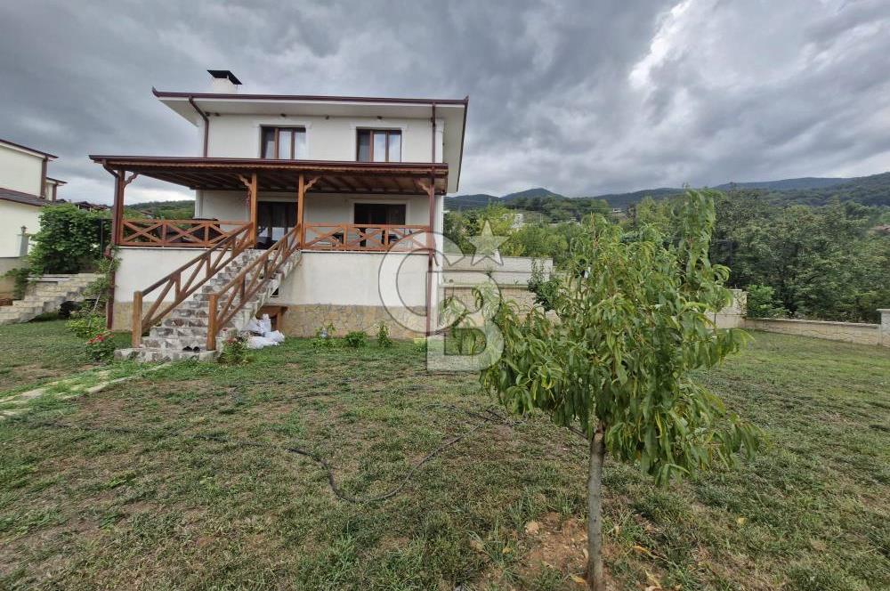 Kartepe Balabanda 1265 m2 İçinde Körfez Manzaralı Satılık Villa