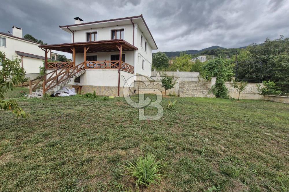 Kartepe Balabanda 1265 m2 İçinde Körfez Manzaralı Satılık Villa