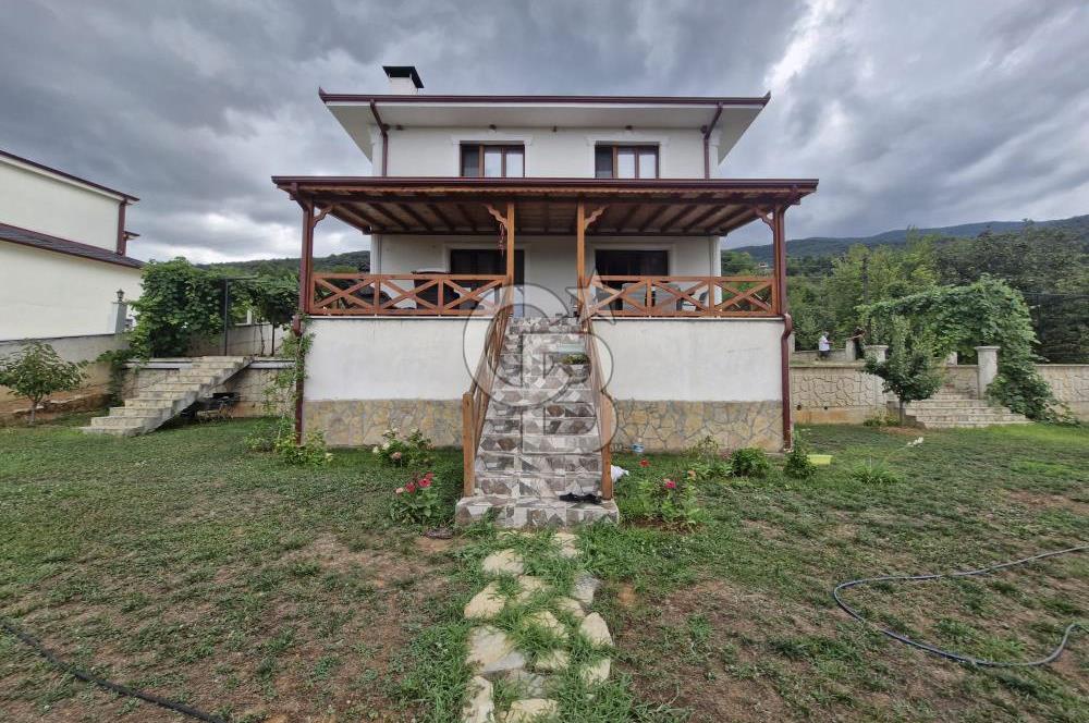 Kartepe Balabanda 1265 m2 İçinde Körfez Manzaralı Satılık Villa