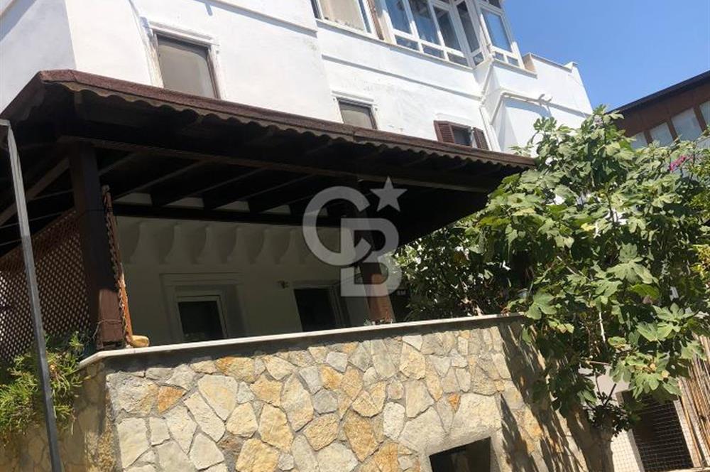 Bodrum Akyarlar Begonvil Sitesinde Bakımlı Tripleks Villa