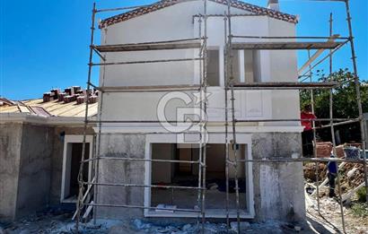 Urla Bademler sınırında ORMAN VİLLALARI PROJESİ Satılık 3+1 Villa