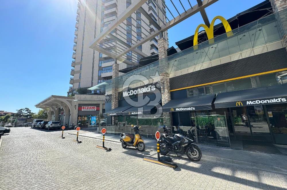 Nidapark Küçükyalı'da Bacalı 140 m² Kiralık Dükkan