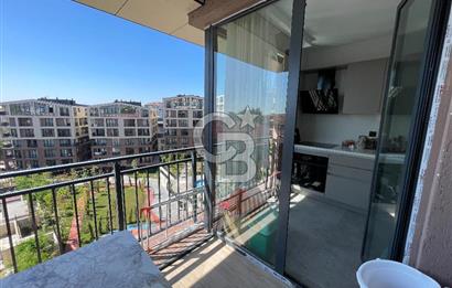 Acıbadem Konaklarında Deniz Manzaralı Balkonlu 70 M2 2+1 Daire