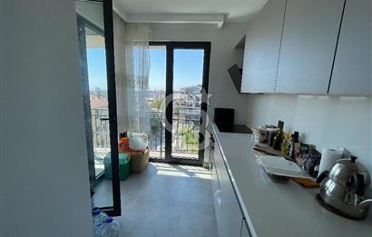 Acıbadem Konaklarında Deniz Manzaralı Balkonlu 70 M2 2+1 Daire