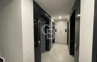 Acıbadem Konaklarında Deniz Manzaralı Balkonlu 70 M2 2+1 Daire