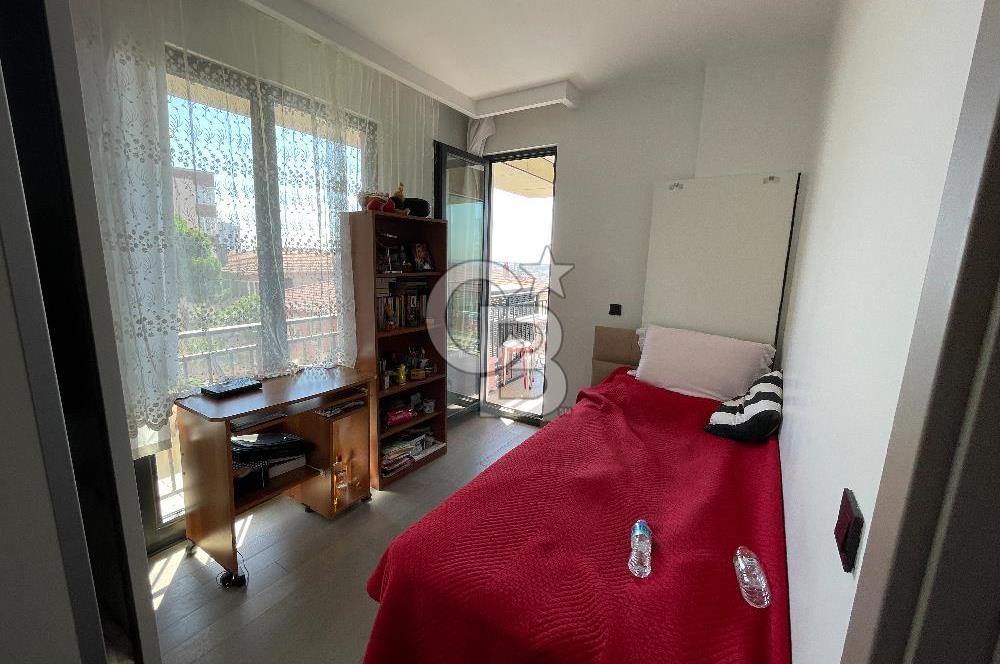 Acıbadem Konaklarında Deniz Manzaralı Balkonlu 70 M2 2+1 Daire