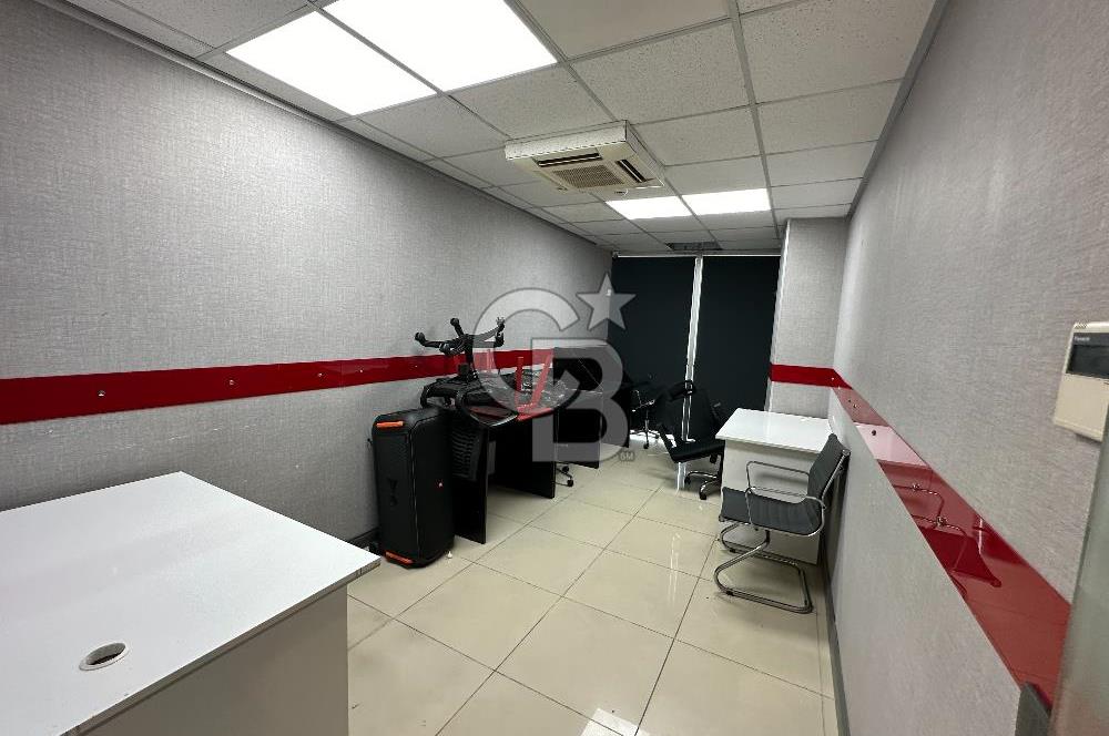 Beylikdüzü E5 Hattı, Prestijli Kiralık 325m² Ofis, Metrobüs Yanı