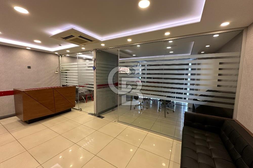 Beylikdüzü E5 Hattı, Prestijli Kiralık 325m² Ofis, Metrobüs Yanı