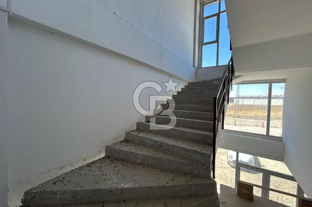 İVEDİK OSB ANTES SANAYİ SİTESİNDE 460 M2 SATILIK KÖŞE DÜKKAN