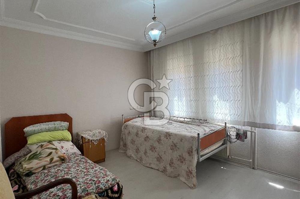 Adalet Parkı Yakını Ara Kat 165 M² 3+1 Asansörlü Satılık Daire