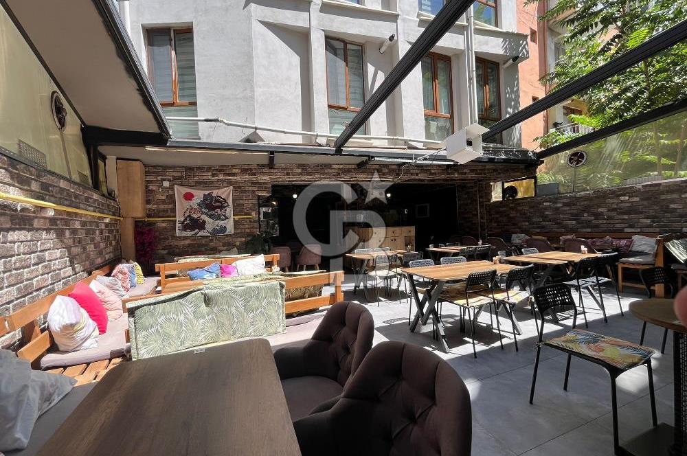 CB 222'DEN ŞEHRİN MERKEZİ COLLESİUM KARŞISI DEVREN SATILIK CAFE