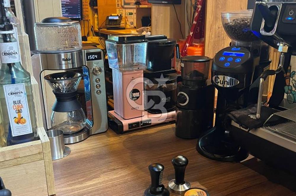 CB 222'DEN ŞEHRİN MERKEZİ COLLESİUM KARŞISI DEVREN SATILIK CAFE