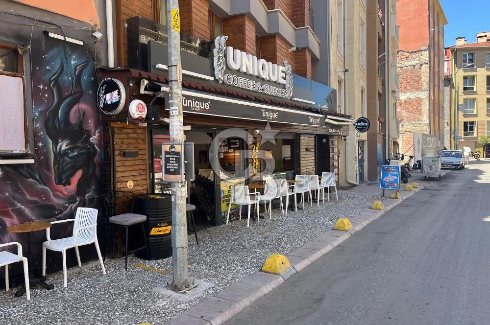 CB 222'DEN ŞEHRİN MERKEZİ COLLESİUM KARŞISI DEVREN SATILIK CAFE