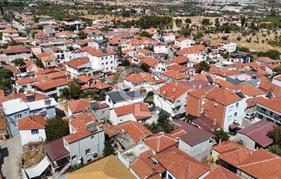 Urla Bademler’de Satılık Köy Evi ve Arsası