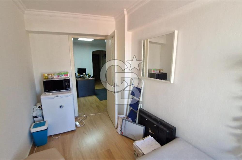 Alsancak Kıbrıs Şehiyleri Caddesi Office Rental Opportunity..