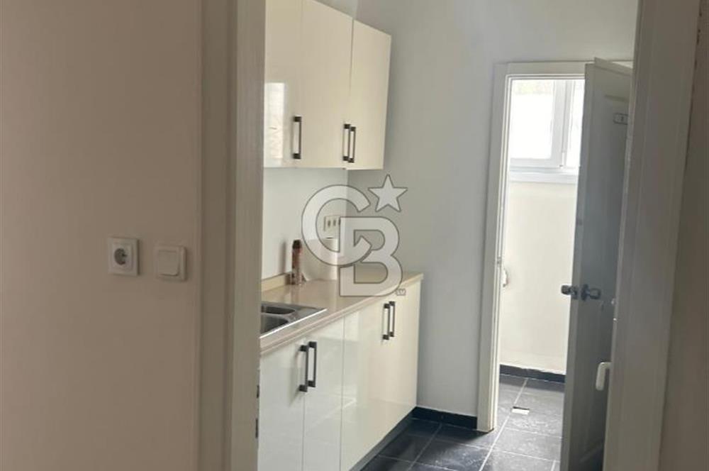 FENERYOLU BAĞDAT CADDESİ ÜZERİNDE SATILIK DAİRE