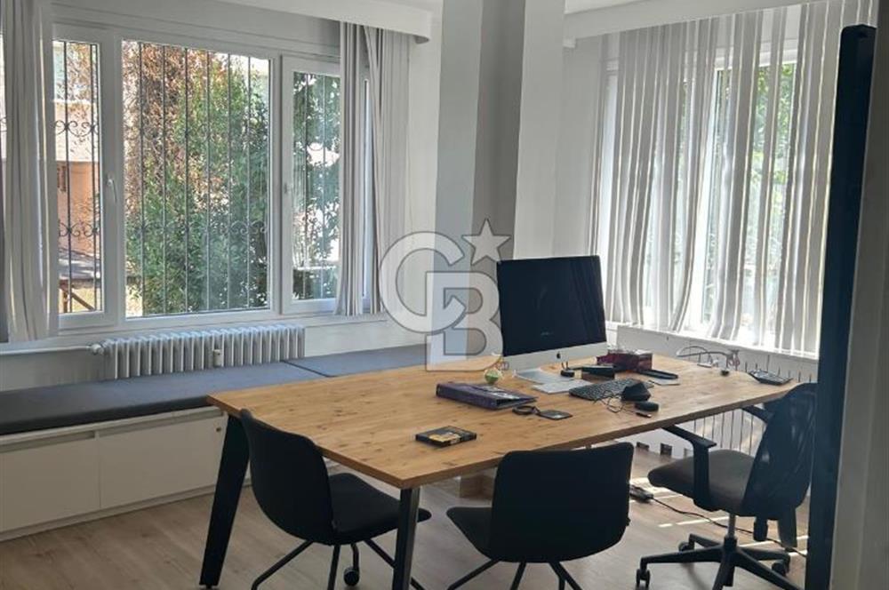 FENERYOLU BAĞDAT CADDESİ ÜZERİNDE SATILIK DAİRE