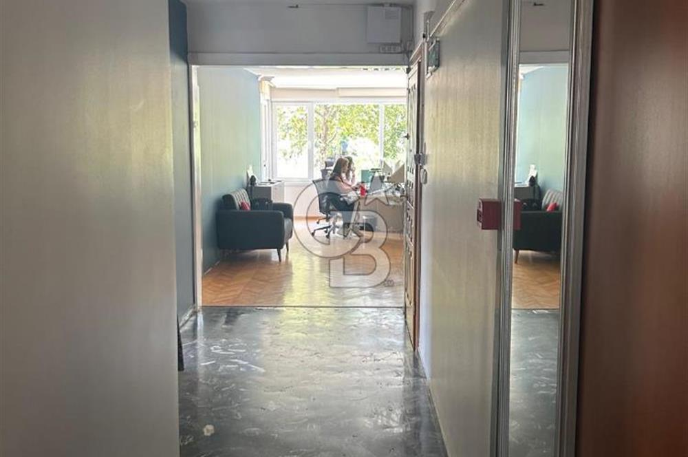 FENERYOLU BAĞDAT CADDESİ ÜZERİNDE SATILIK DAİRE