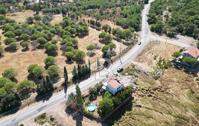 Ayvalık Badavut Geniş Bahçeli Bölgede Eşsiz 5 Odalı Villa