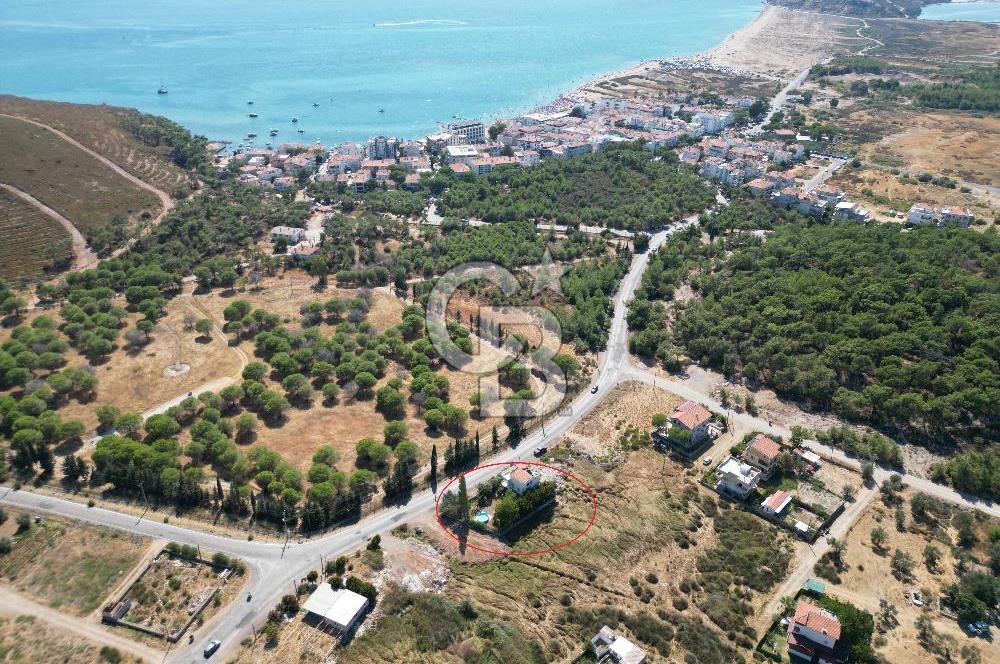 Ayvalık Badavut Geniş Bahçeli Bölgede Eşsiz 5 Odalı Villa