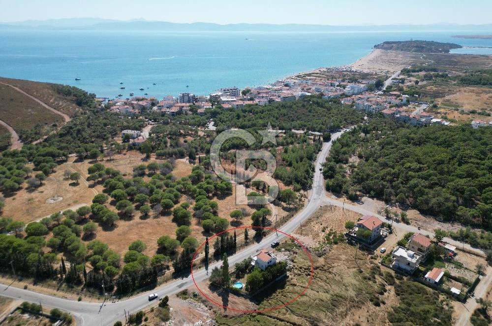 Ayvalık Badavut Geniş Bahçeli Bölgede Eşsiz 5 Odalı Villa