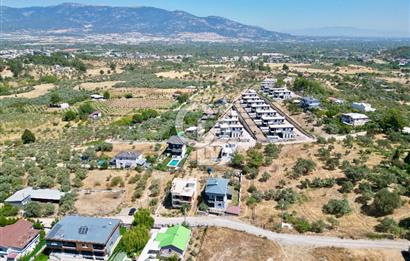 Kemalpaşa Yukarıkızılca’da Satılık Villa 