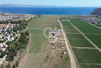 Karaburun Küçükbahçe Karareis'te 15/30 Konut İmarlı Arsa