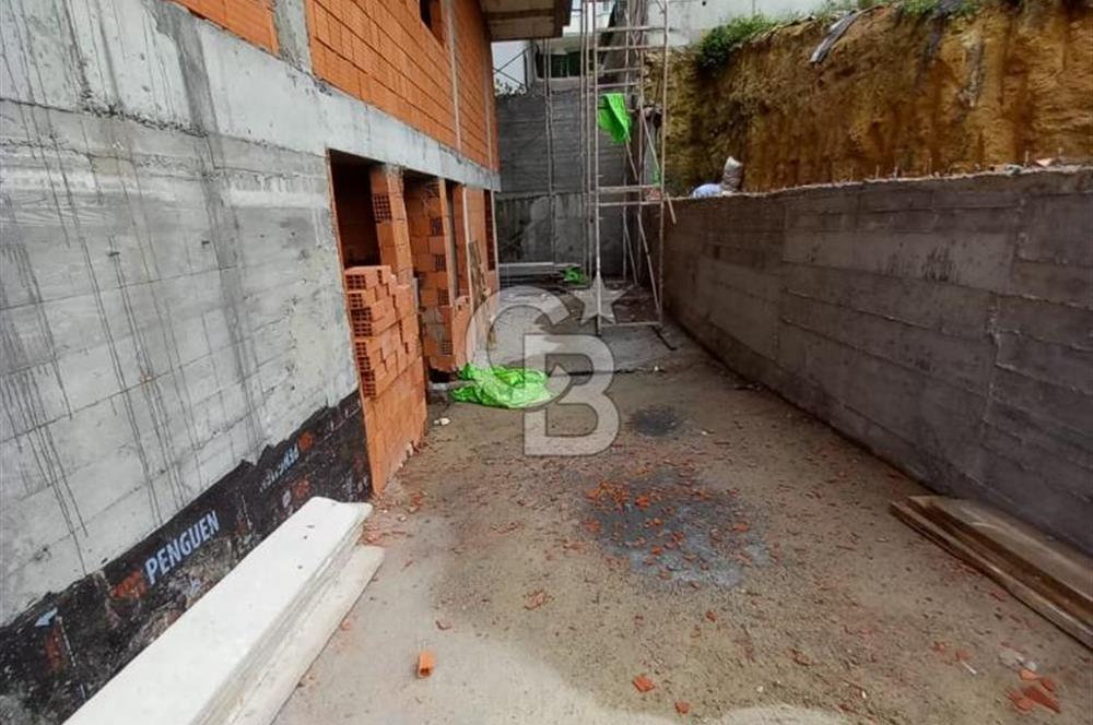 ARNAVUTKÖY MERKEZ MAH.SATILIK 3+2 ÇATI DUBLEKS DAİRE